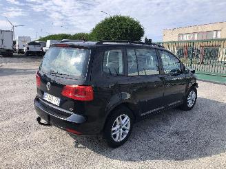 Volkswagen Touran 1.6 TDI    7 PLACES picture 2