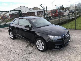 skadebil auto Audi A1 1.6 TDI ATTRACTION 2011/4