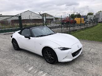 uszkodzony samochody osobowe Mazda MX-5 1.5   SKYACTIVE 2017/3