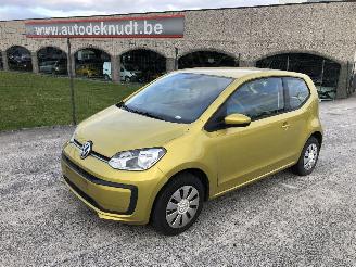 krockskadad bil auto Volkswagen Up! MOVE  1.0 2017/4