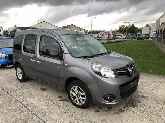 damaged passenger cars Renault Kangoo 1.2 TURBO AUTOMATIQU 2018/9