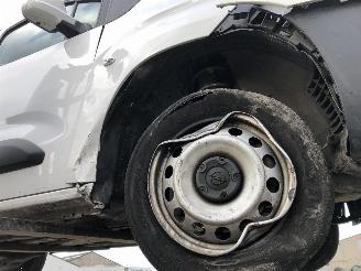 Opel Combo 1.5 CDTI picture 16