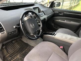 Toyota Prius HYBRIDE picture 5