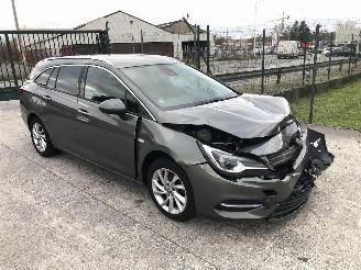 Opel Astra ELEGANCE 1.2 picture 3