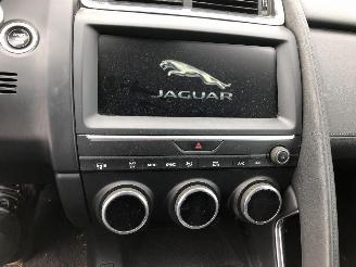Jaguar E-Pace 2.0 D 150  AWD picture 25