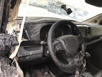 Peugeot Expert 2.0 HDI   AHK picture 15