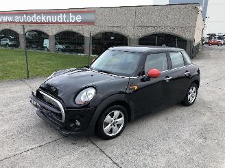 krockskadad bil auto Mini One 1.5 D 2018/1