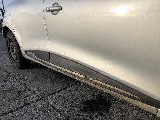 Renault Clio 1.5 DCI picture 12