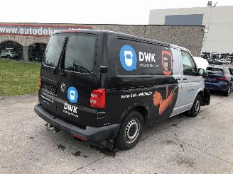 krockskadad bil bedrijf Volkswagen Transporter 2.0 TDI  150 2019/7