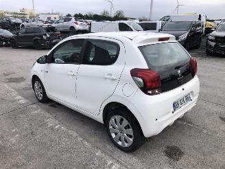 Peugeot 108 1.2 picture 12