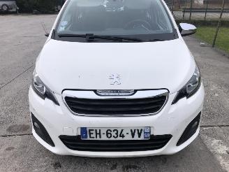 Peugeot 108 1.2 picture 10