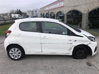 Peugeot 108 1.2 picture 3