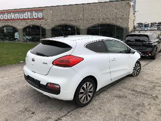 Schadeauto Kia Pro cee d 1.4 I 2016/4