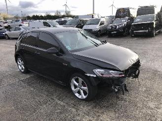 Volkswagen Golf 2.0 TSI picture 4