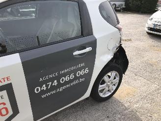 Toyota iQ 1.0 picture 10