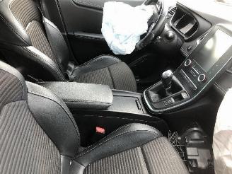 Renault Scenic 1.2 picture 9