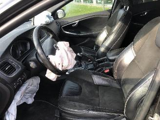 Volvo V-40 2.0 D   R-DESIGN picture 21