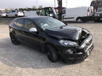 Volvo V-40 2.0 D   R-DESIGN picture 14