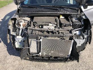 Opel Crossland 1.2 picture 14