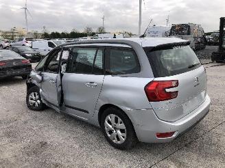 Citroën C4-picasso 1.6 HDI   7 PLACES picture 2