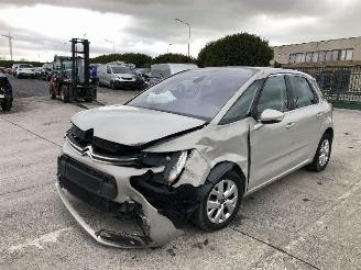 Citroën C4-picasso 1.2 turbo FEEL picture 4