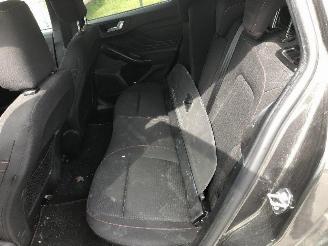 Ford Focus BREAK 1.5 TDCI ST LINE picture 14