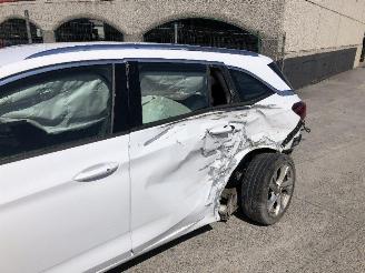 Opel Astra BREAK 1.5 CDTI picture 12