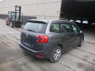 skadebil auto Citroën C4-picasso 1.6 hdi  7 places 2018/4