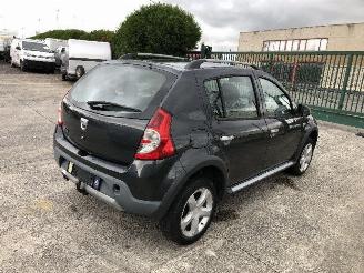 skadebil auto Dacia Sandero 1.6 I  STEPWAY 2010/6