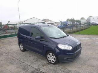skadebil auto Ford Tourneo Courier 1.5 TDCI TREND 2017/2