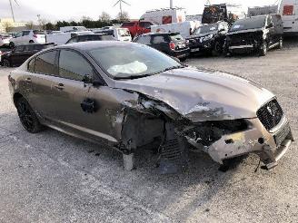 Jaguar XF 2.2 D picture 4