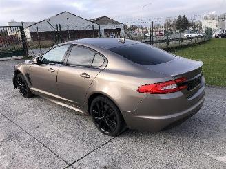 krockskadad bil auto Jaguar XF 2.2 D 2016/6