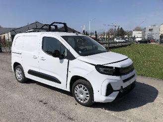 skadebil auto Opel Combo 1.5 cdti CARGO 2024/9