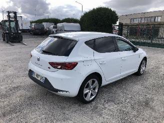 krockskadad bil auto Seat Leon FR  150CV 2016/8