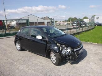 Peugeot 208 1.2 picture 4
