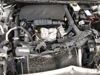 Peugeot 308 1.2 picture 16