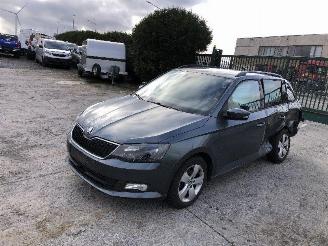 Schadeauto Skoda Fabia combi  1.0 2017/10