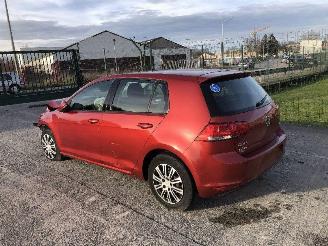 krockskadad bil auto Volkswagen Golf 1.6 tdi trendline 2019/10