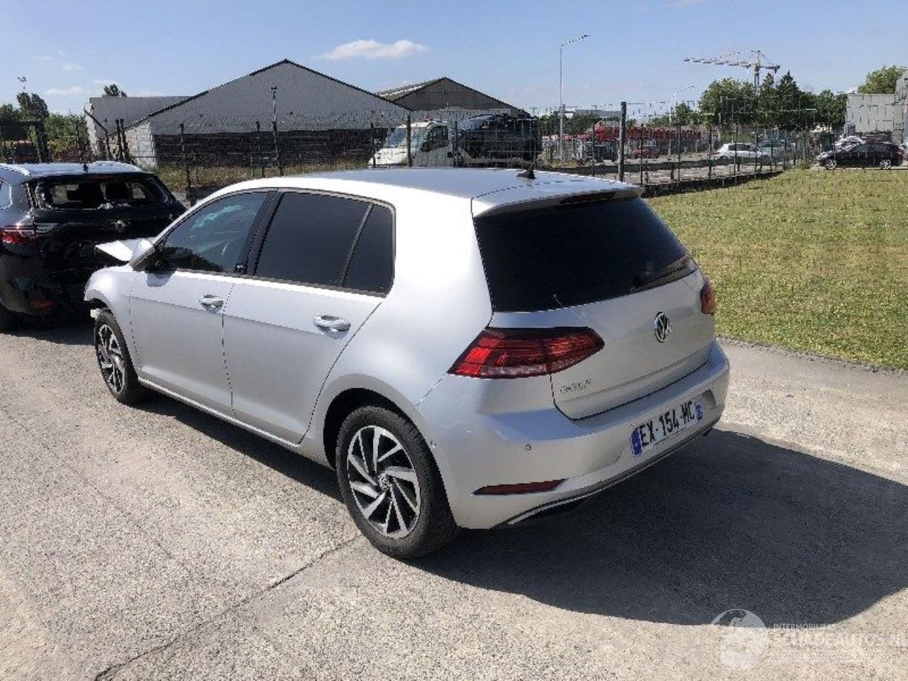 Volkswagen Golf 1.0TSI  SOUND