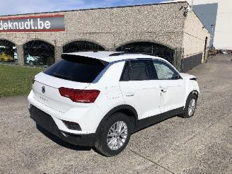 damaged passenger cars Volkswagen T-Roc 1.6 TDI 2019/4
