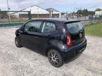 damaged passenger cars Volkswagen Up! 1.0 2013/6