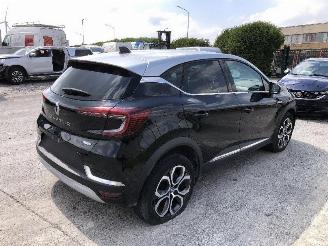 Renault Captur E-TECH HYBRID picture 4