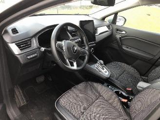 Renault Captur E-TECH HYBRID picture 5
