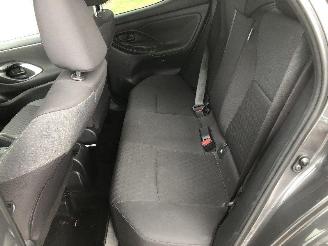 Toyota Yaris 1.0 picture 14