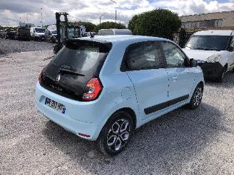Schadeauto Renault Twingo E TECH 2023/9