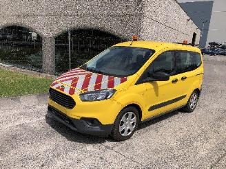 Damaged car Ford Tourneo Courier 1.0 TREND 2019/8