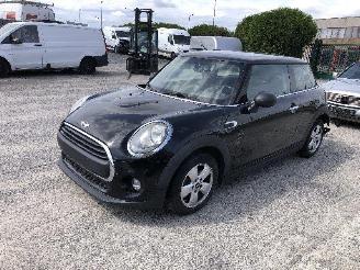 damaged passenger cars Mini One 1.2 2016/4