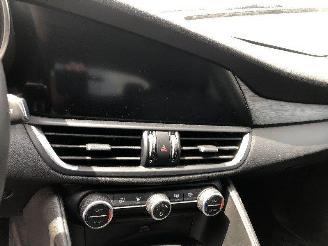Alfa Romeo Giulia 2.2 JTD  SUPER picture 21