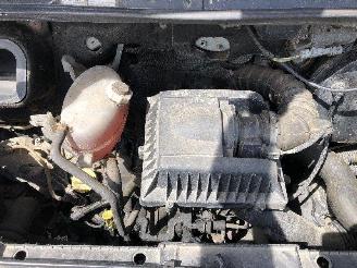 Renault Master 2.5 DTI picture 12