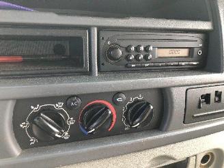 Renault Master 2.5 DTI picture 19